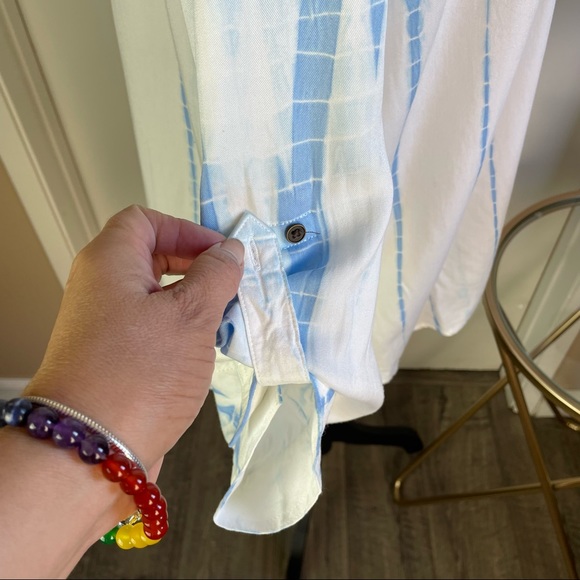 a.n.a Women's  Watercolor Blouse Plus Size 1X Top V Neck Long Sleeve Button Up - Picture 6 of 10